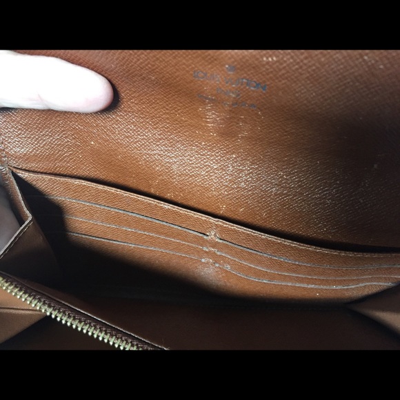 Louis Vuitton Wallet - Picture 16 of 16